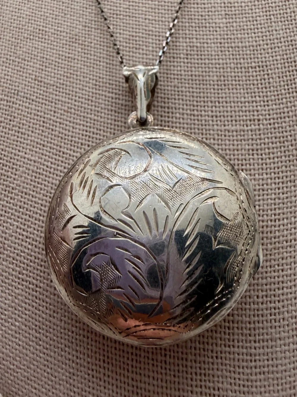 Vintage large circular sterling silver etched locket necklace